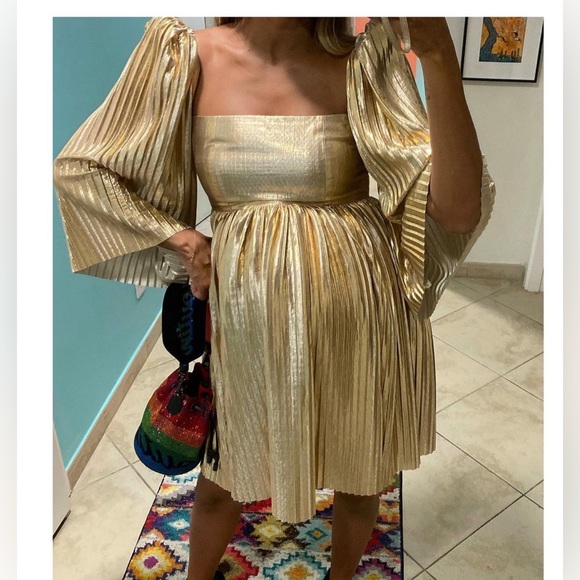 Handmade gold pleated dress with bell sleeves - Picture 6 of 9